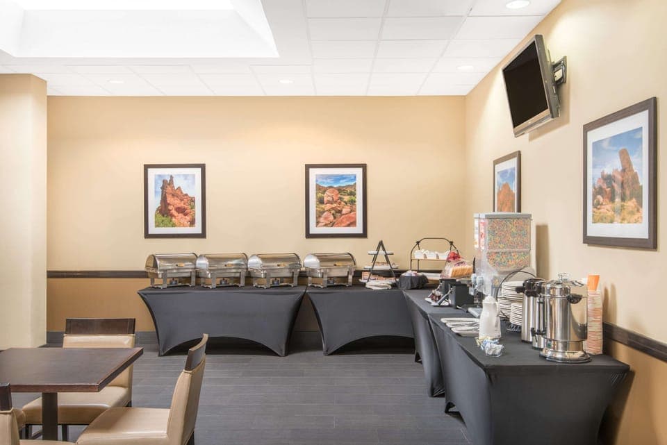 Free daily continental breakfast