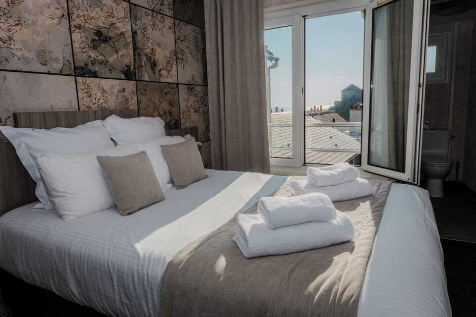 Chambre double classique | Desk, free WiFi