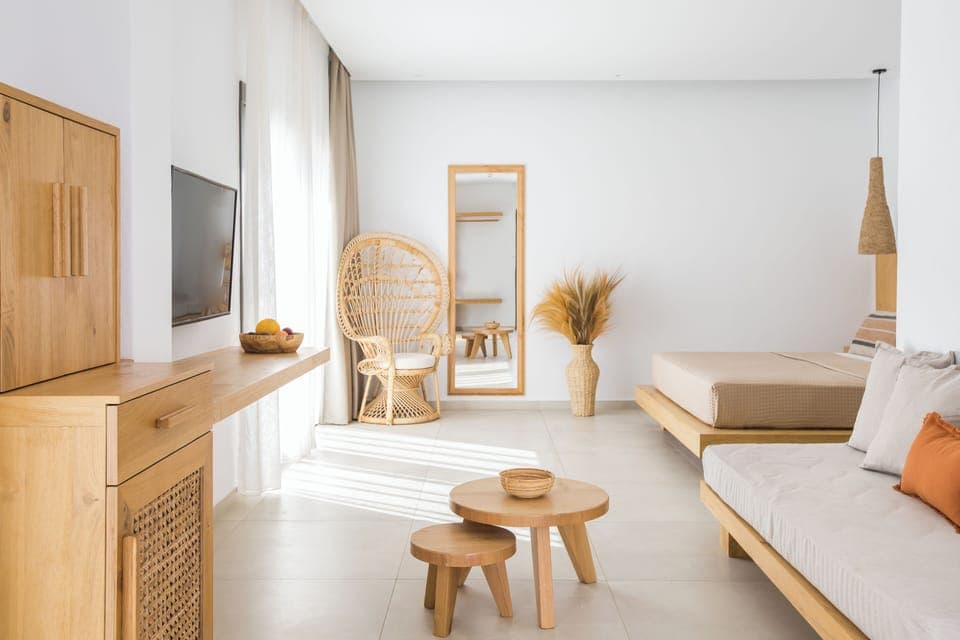 Sundunes Suite, 1 bedroom, sea view | In-room safe, desk, soundproofing, iron/ironing board