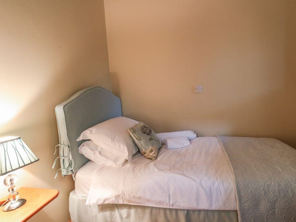 2 bedrooms, individually decorated, individually furnished, free WiFi