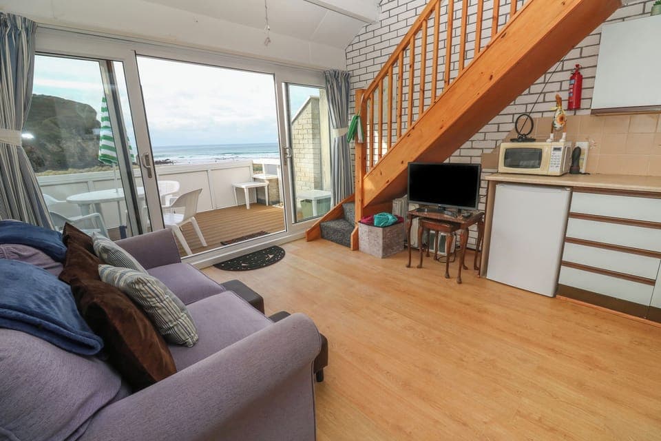 Cottage | Living area