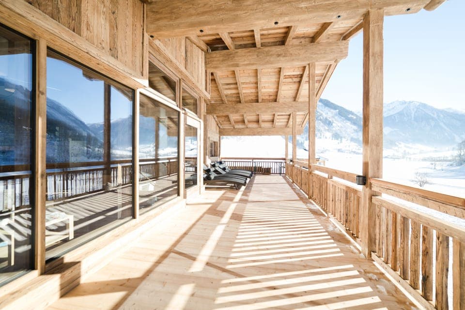 Sauna, steam room, reflexology, massage/treatment rooms