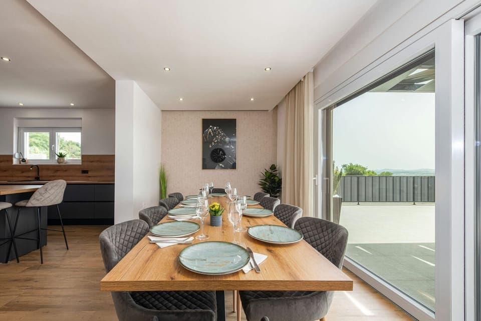 Villa, 4 Bedrooms, Private Pool, Mountain View | In-room dining