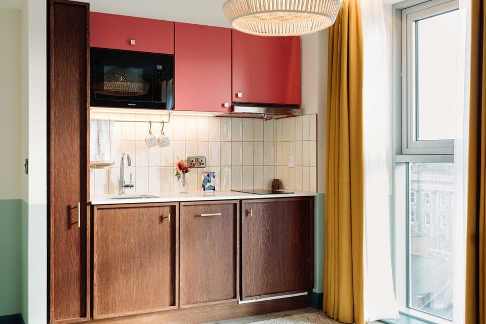 Suite | Private kitchen | Mini-fridge, highchair