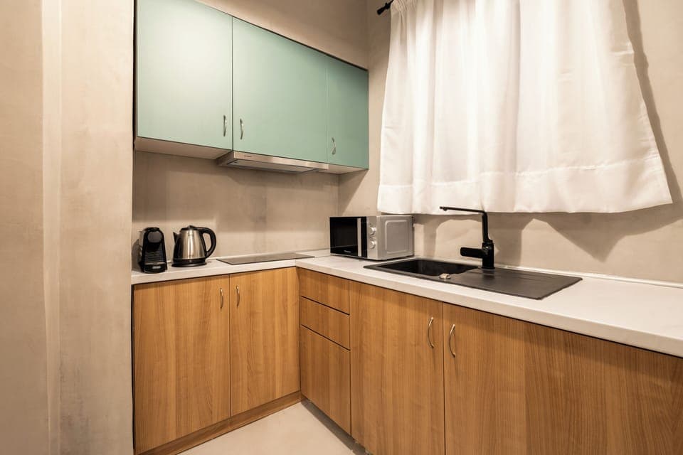 Classic Apartment | Private kitchen | Mini-fridge, microwave, stovetop, espresso maker