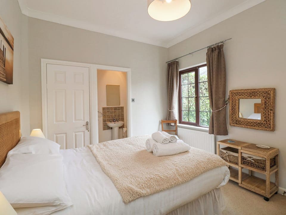 Cottage | 3 bedrooms, individually decorated, individually furnished, free WiFi