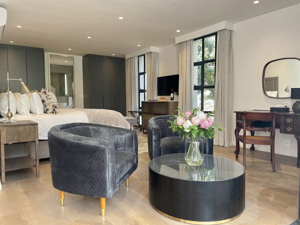 Deluxe Double or Twin Room | Egyptian cotton sheets, premium bedding, down comforters