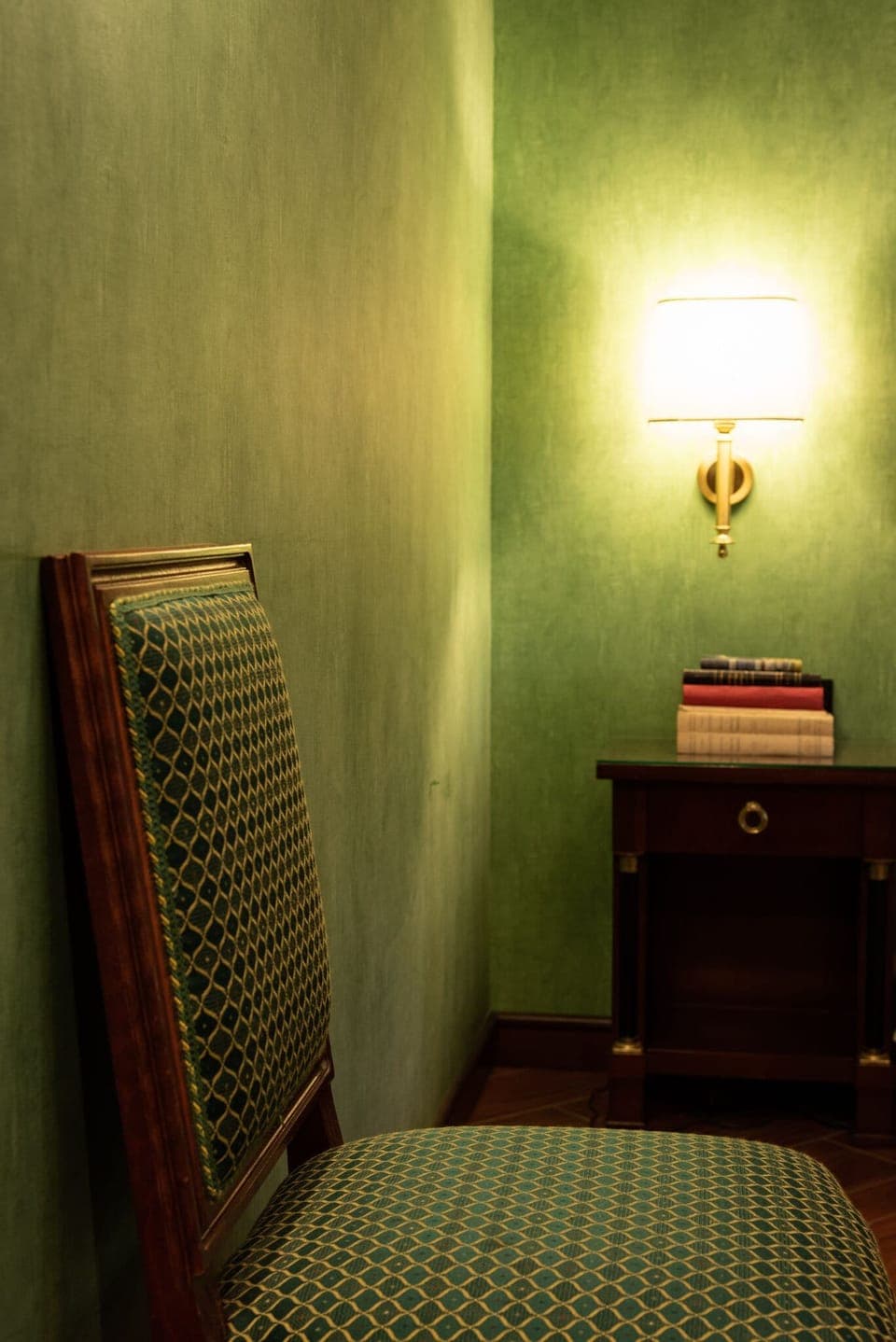 Superior Double Room | Minibar, desk, blackout drapes, soundproofing