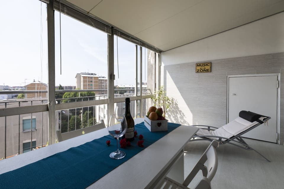 Panoramic Apartment | Living area | Smart TV