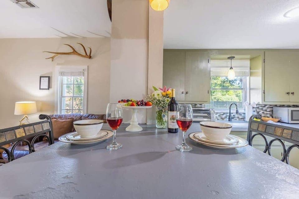 Cottage, 1 Queen Bed, Patio (413 W San - Tristian) | 1 bedroom, individually decorated, individually furnished, bed sheets