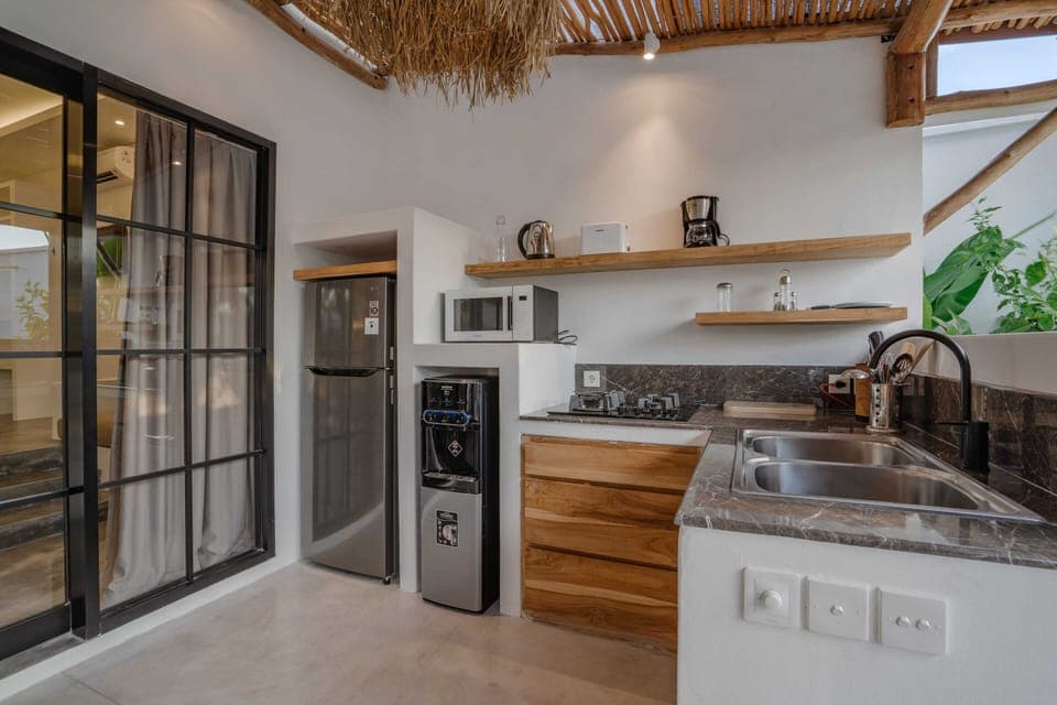 Basic Villa, Multiple Beds | Private kitchen | Fridge, microwave, stovetop, toaster