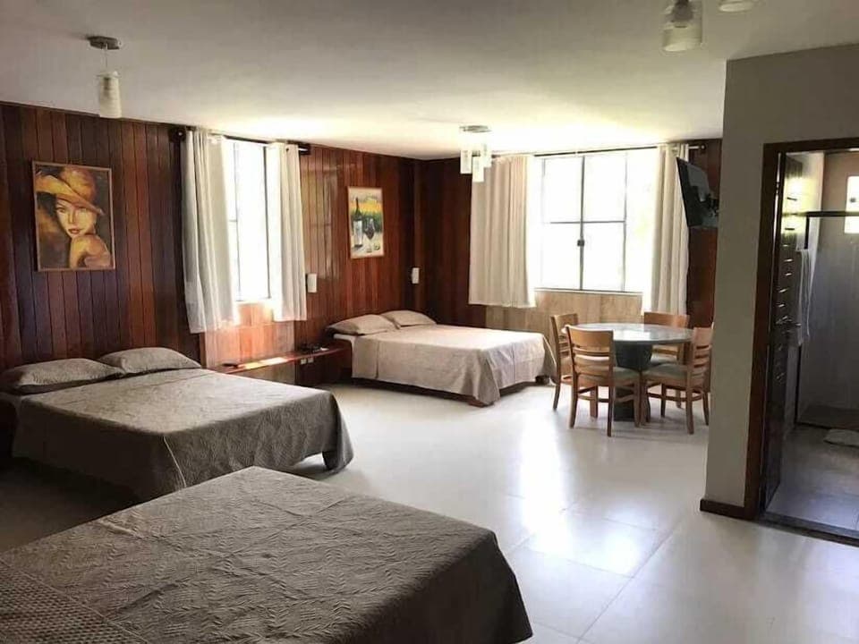 Junior Room | Laptop workspace, bed sheets