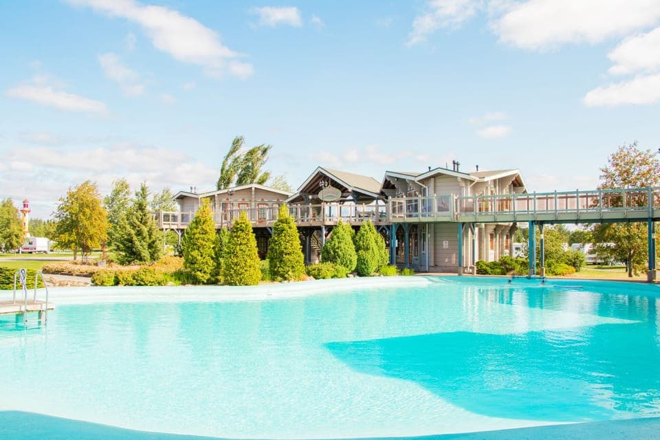Seasonal outdoor pool