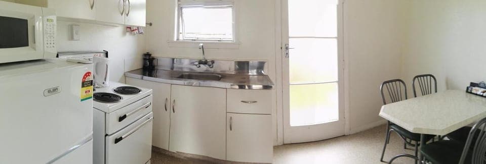 Microwave, coffee/tea maker, electric kettle