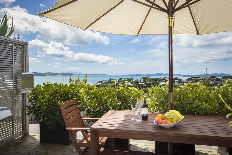 Deluxe Apartment, 2 Bedrooms, Kitchen, Ocean View (Kawau) | 1 bedroom, premium bedding, individually decorated