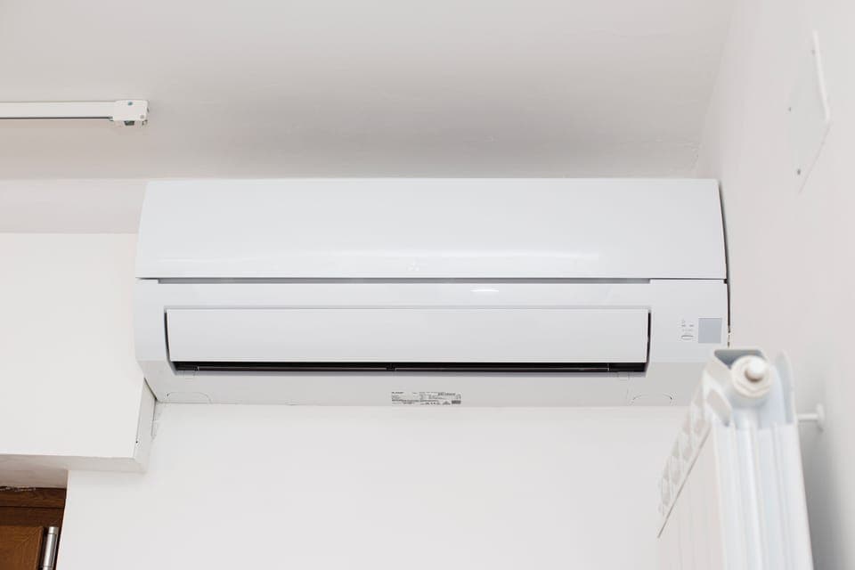 Economy Room | 1 bedroom, minibar, in-room safe, desk