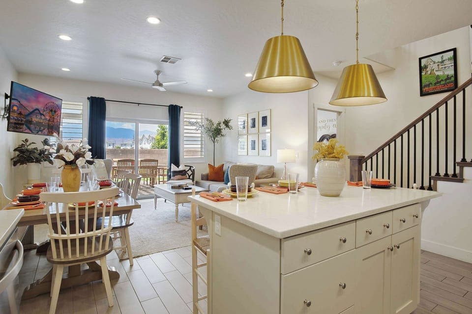 Townhome, Multiple Beds, Patio, Mountain View (Be Our Guest in Utah) | Interior