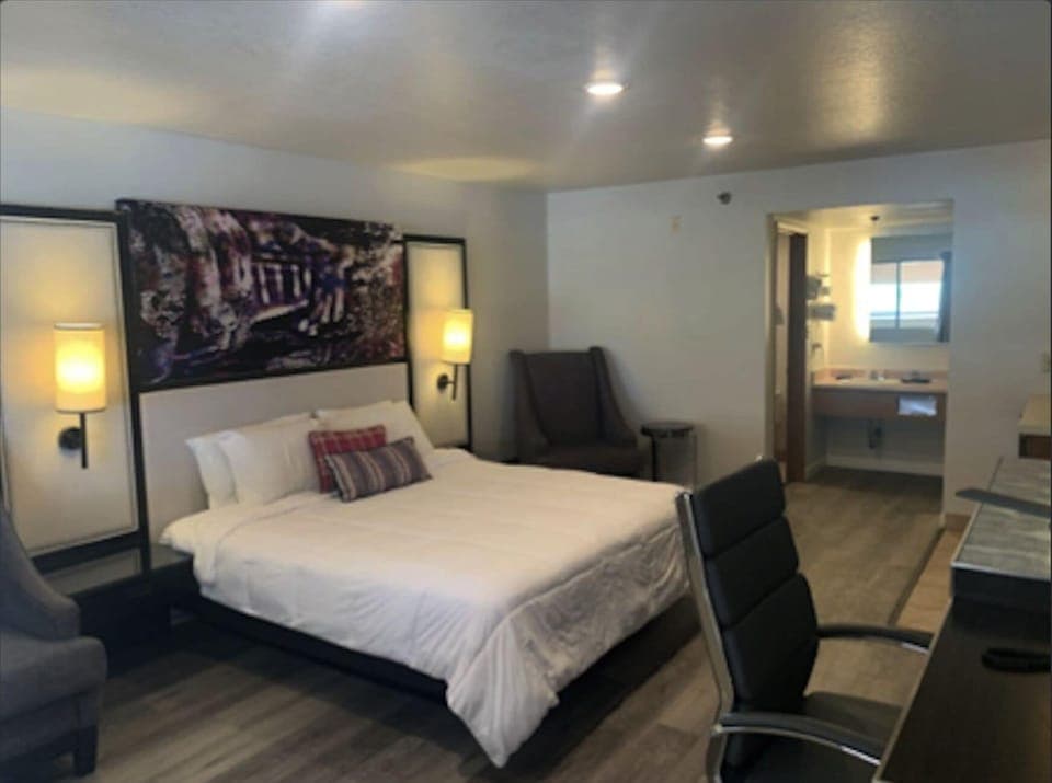 Desk, free WiFi, bed sheets