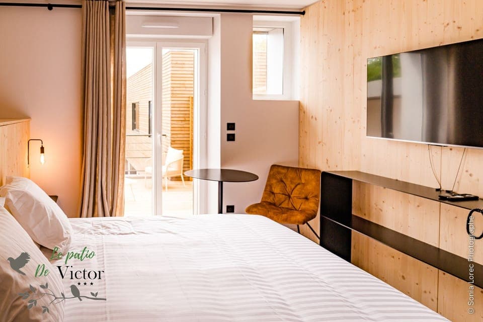 Superior Double or Twin Room | Blackout drapes, iron/ironing board, free WiFi, bed sheets