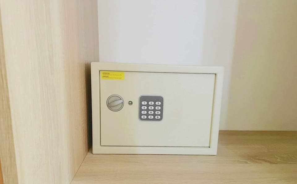 In-room safe, laptop workspace, soundproofing, free WiFi