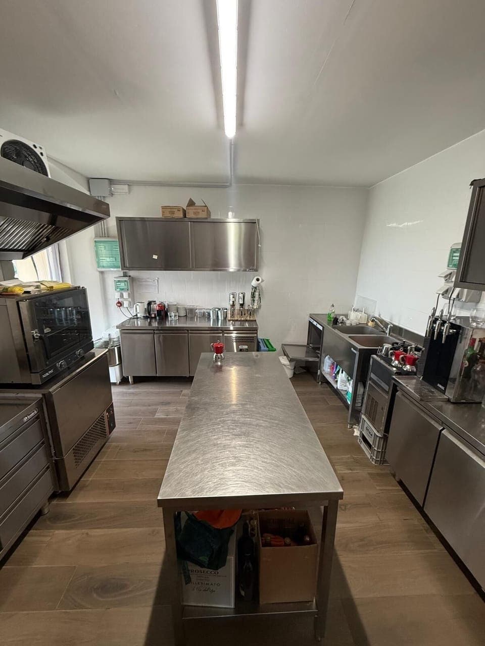 Superior Villa, Vineyard View | Private kitchen | Full-size fridge, oven, stovetop, dishwasher