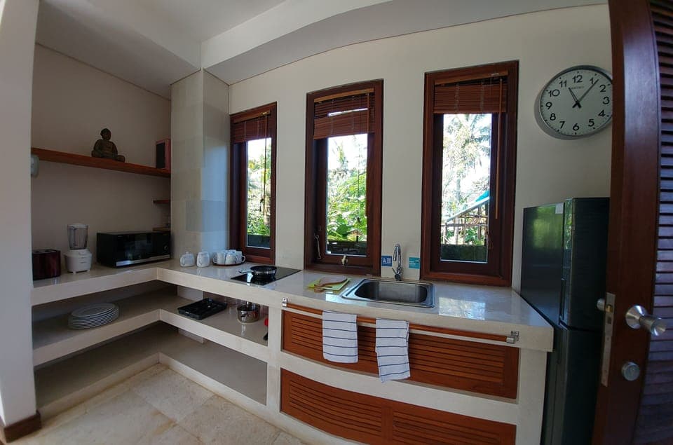 Family Villa, 3 Bedrooms, Smoking, Garden View | Private kitchen | Fridge, microwave, coffee/tea maker, electric kettle