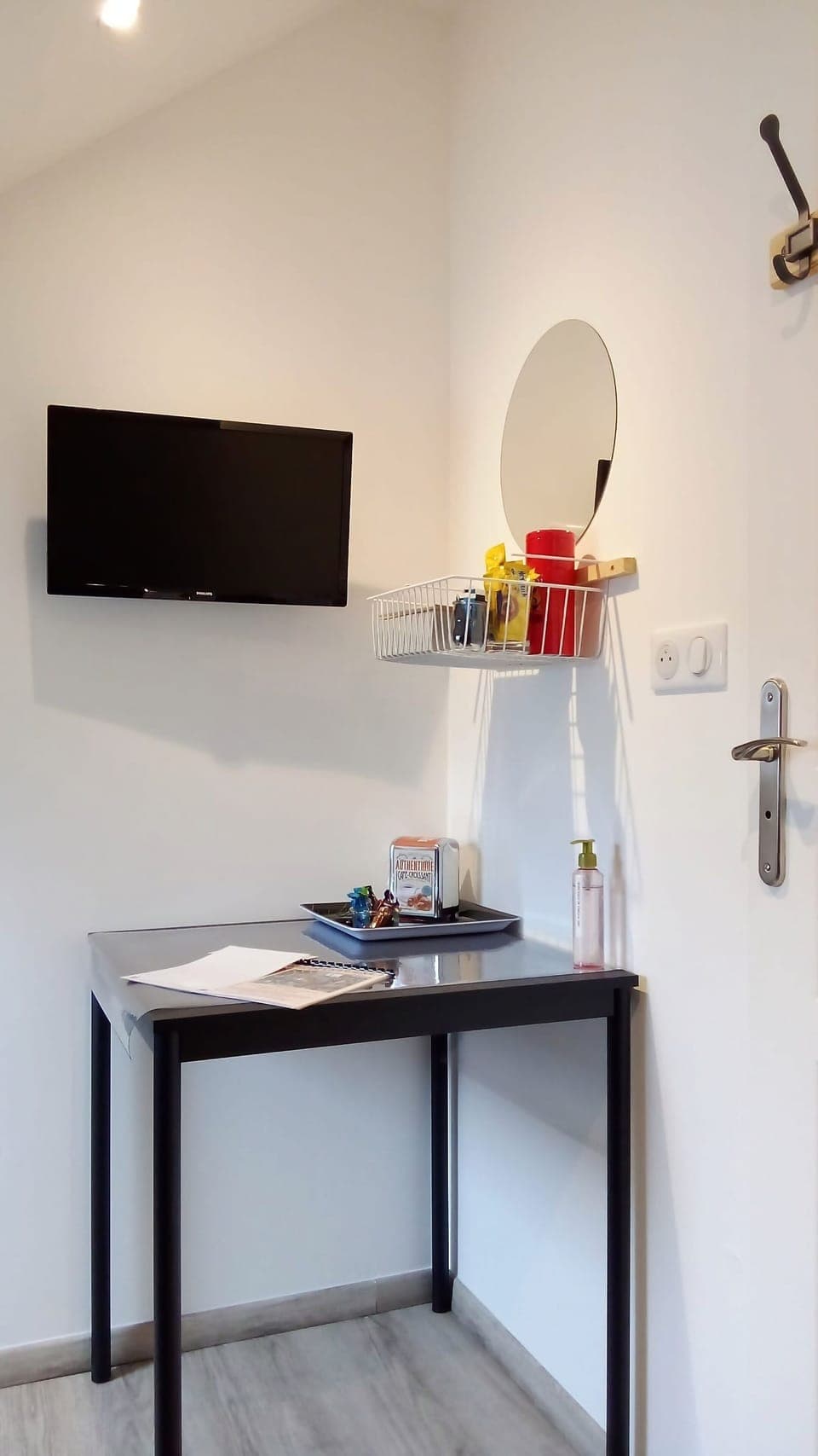 Basic Room | 1 bedroom, soundproofing, free WiFi, bed sheets