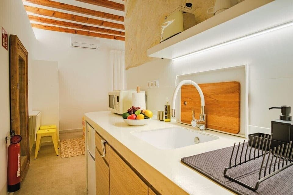 Suite Isleta | Private kitchen | Espresso maker, coffee/tea maker, electric kettle