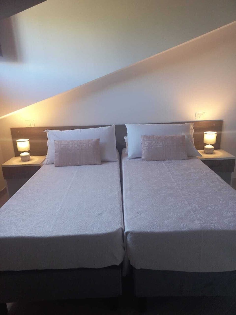 Standard Double Room, 1 Bedroom | Desk, laptop workspace, iron/ironing board, free WiFi