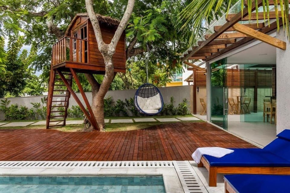 Outdoor pool, open 8:00 AM to 10:00 PM, sun loungers