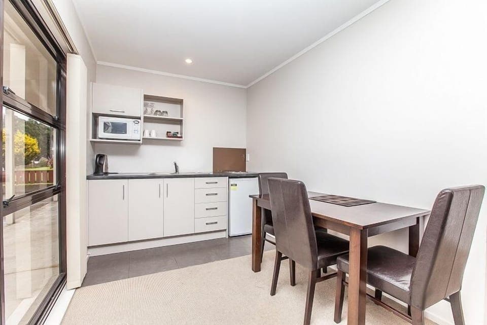 Executive Room, 1 Bedroom | Blackout drapes, soundproofing, iron/ironing board, free WiFi