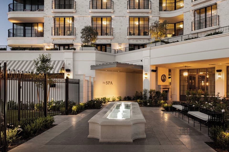 Couples treatment rooms, sauna, steam room, facials