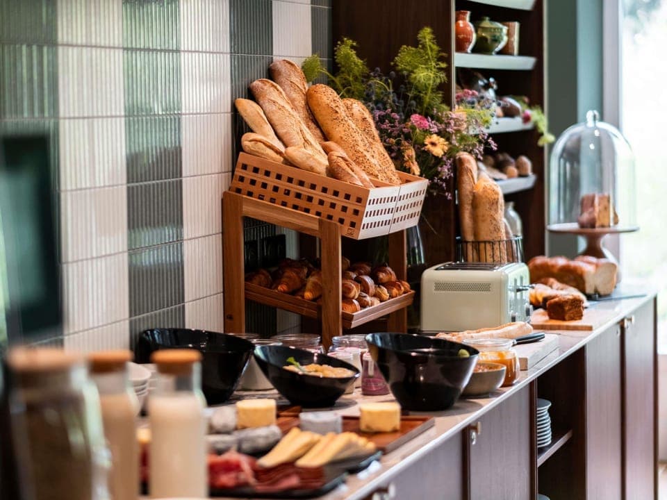 Daily buffet breakfast (EUR 22.50 per person)