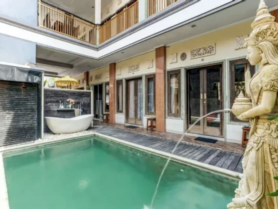 32-inch TV with cable channels