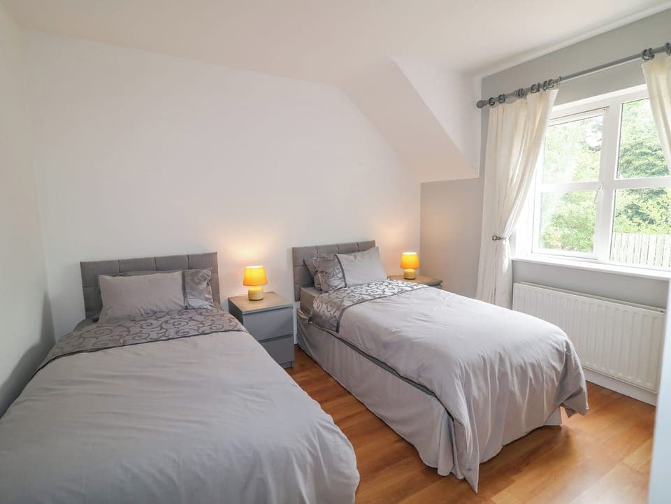 4 bedrooms, individually decorated, individually furnished, free WiFi