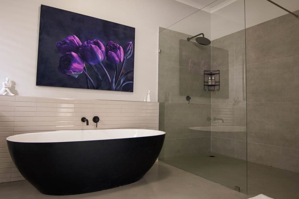 Premium Double Room, Balcony, Garden View | Bathroom | Hair dryer, soap, shampoo, toilet paper