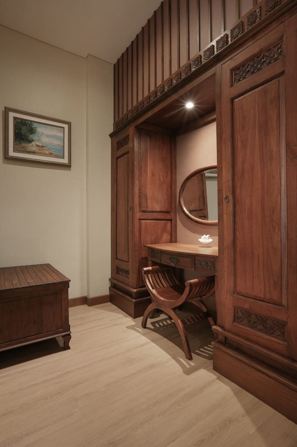 Deluxe Room, 1 Double Bed | Minibar, in-room safe, iron/ironing board, free cribs/infant beds