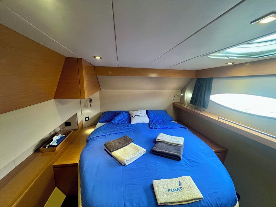 In-room safe, free WiFi, bed sheets