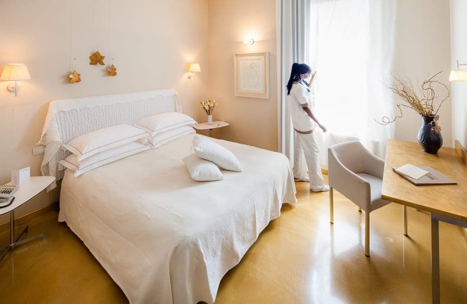 Junior Suite | Premium bedding, down comforters, in-room safe, desk