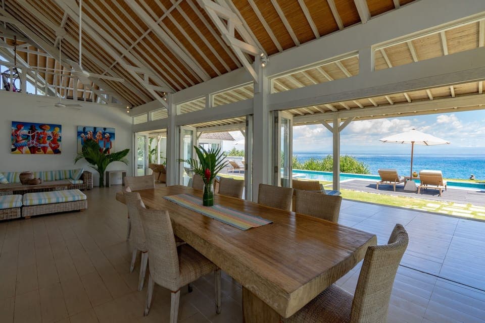 3BR Luxury Villa | Ocean View, Concierge, Chef on Request | Dining room