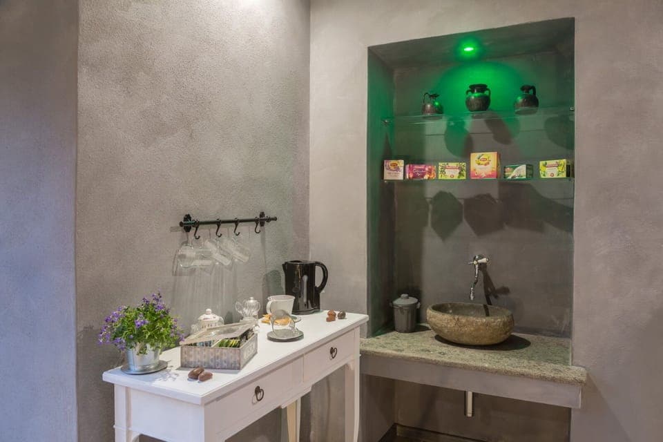 Sauna, hot tub, body treatments, facials, massages