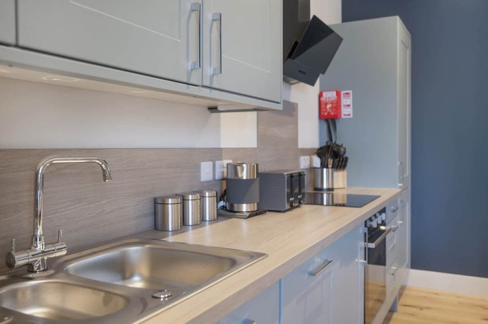 Three Bedroom Apartment | Private kitchen