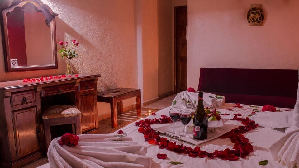 Individually decorated, desk, free WiFi, bed sheets