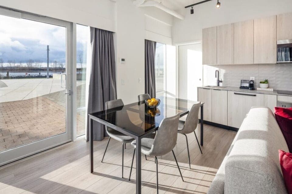 Waterfront One Bedroom Suite | Beach/ocean view