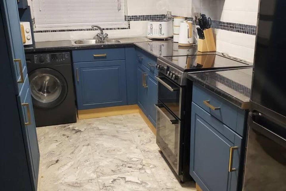 House | Private kitchen | Fridge, microwave, oven, stovetop