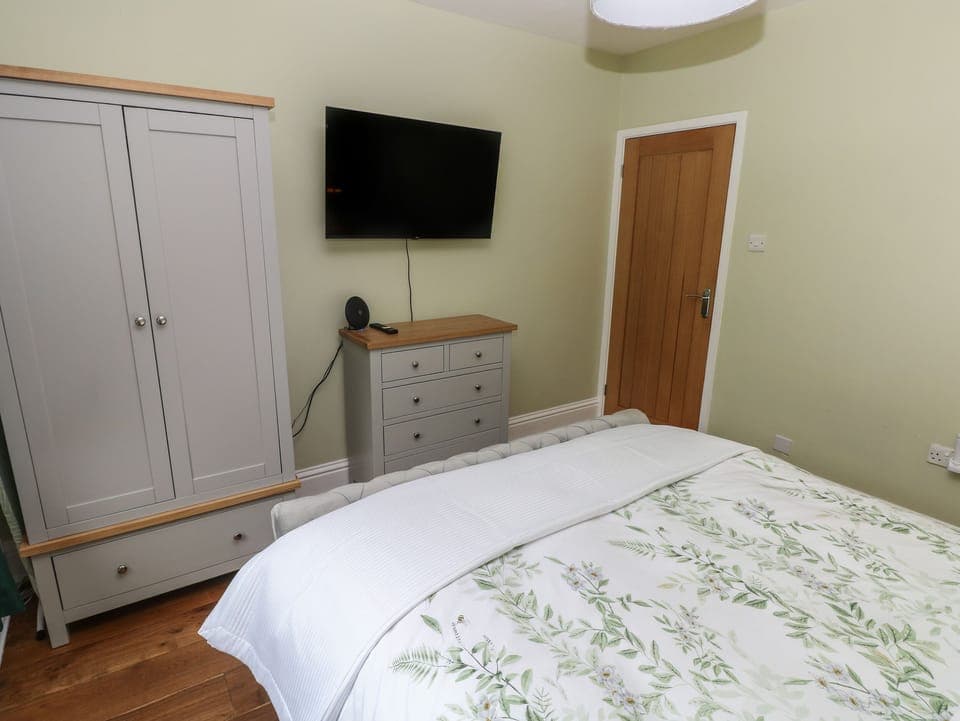 1 bedroom, individually decorated, individually furnished, free WiFi