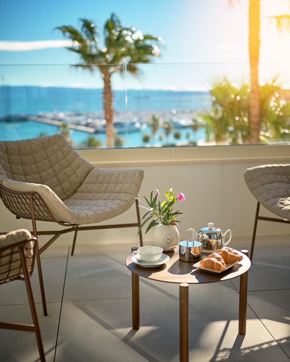 Premium bedding, down comforters, minibar, in-room safe