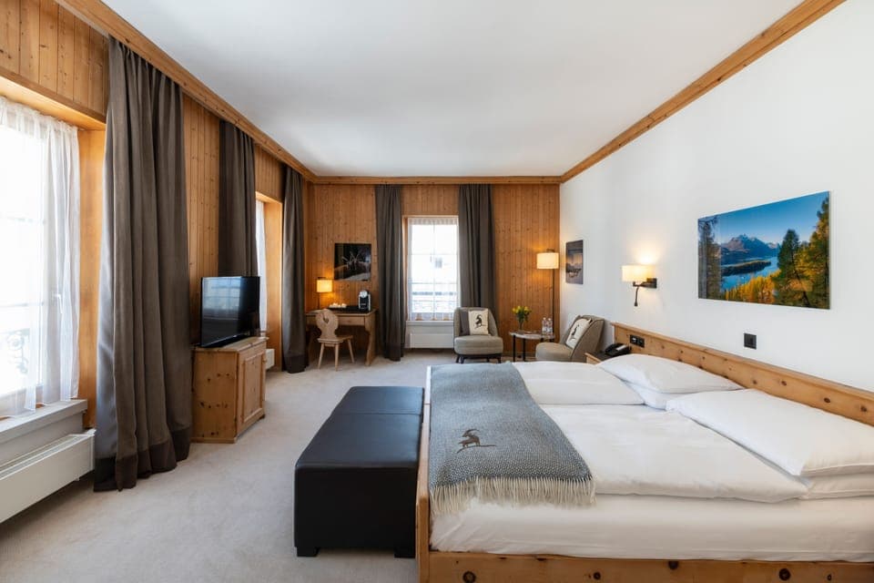 Deluxe Double Room | Minibar, in-room safe, free WiFi, bed sheets