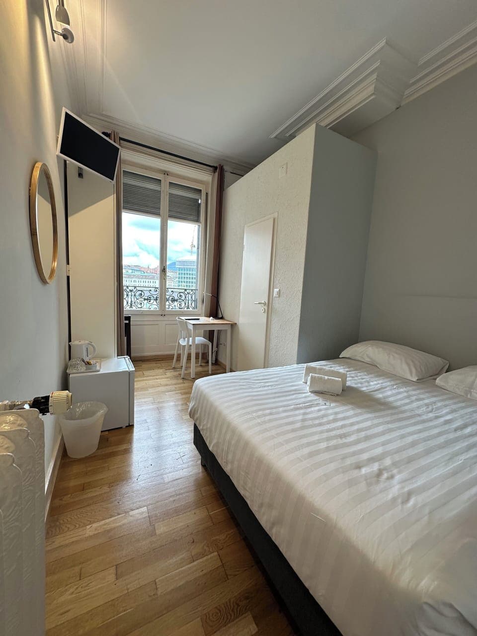 Standard Room, 1 Twin Bed | In-room safe, individually decorated, individually furnished