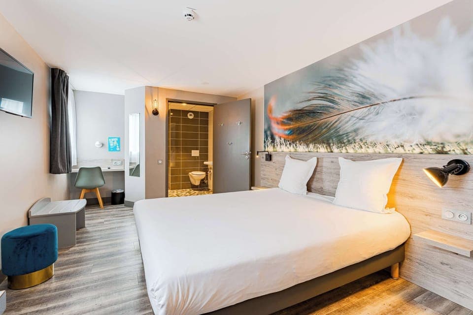 Superior Room, Multiple Beds | Desk, blackout drapes, soundproofing, iron/ironing board